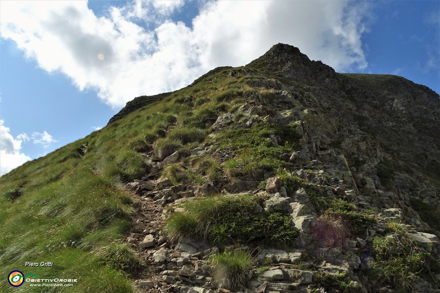 78 Salendo sul Monte Tribortoi (Quota 2309 m).JPG